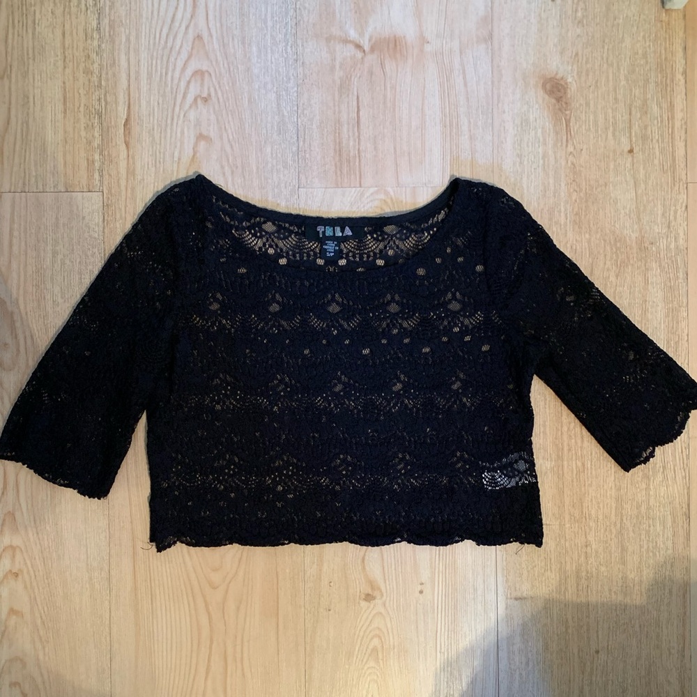 Tela black lace crop top